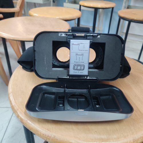 Infrared camera mounted Virtual Reality Headset to detect Tear film stablity and Blink Rate